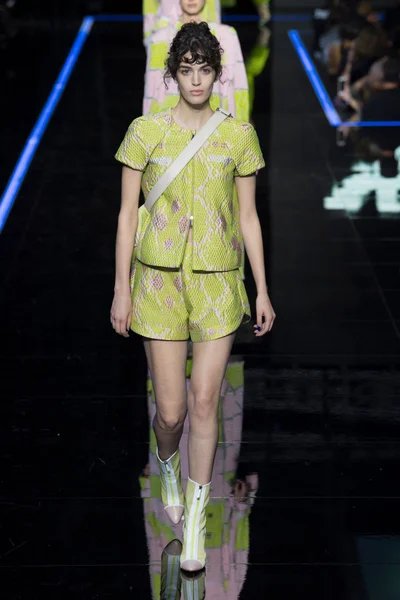 Look 120